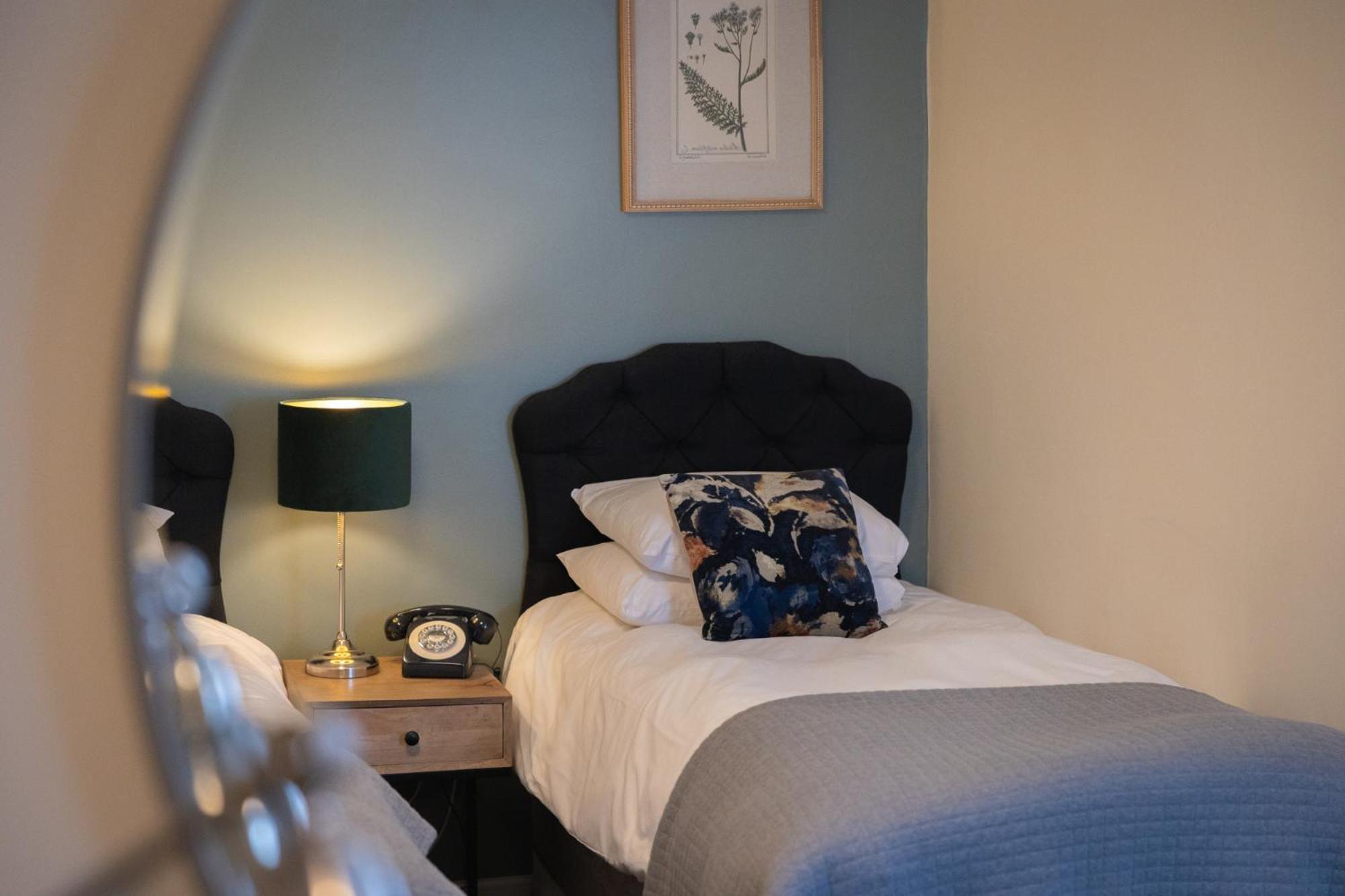 Chester House Hotel بورتون أُنذ ووتر المظهر الخارجي الصورة